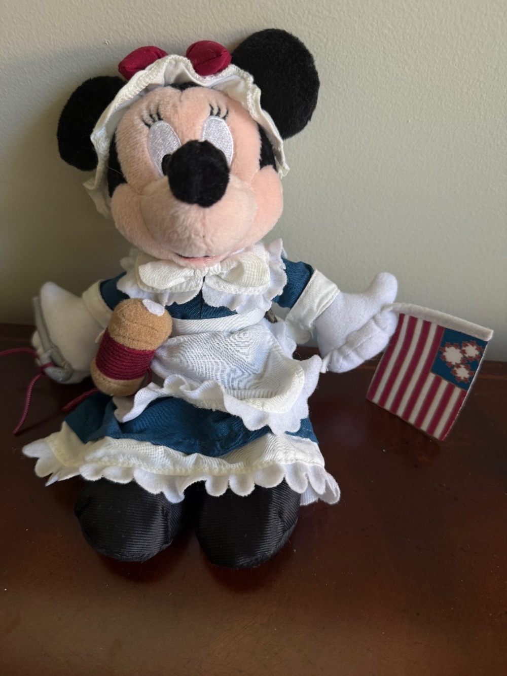 Vintage Minnie Mouse Betsy Ross